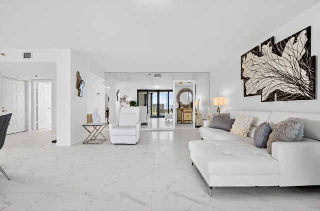 19800 Sandpointe Bay Drive 708, Tequesta, FL 33469