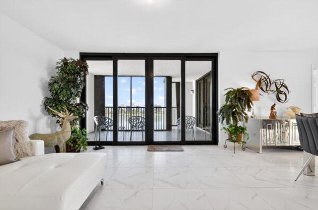 19800 Sandpointe Bay Drive 708, Tequesta, FL 33469