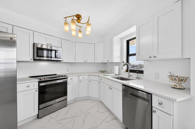 19800 Sandpointe Bay Drive 708, Tequesta, FL 33469