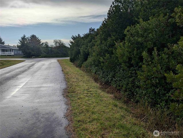 430 Salina Cruz Avenue, Ocean Shores, WA 98569