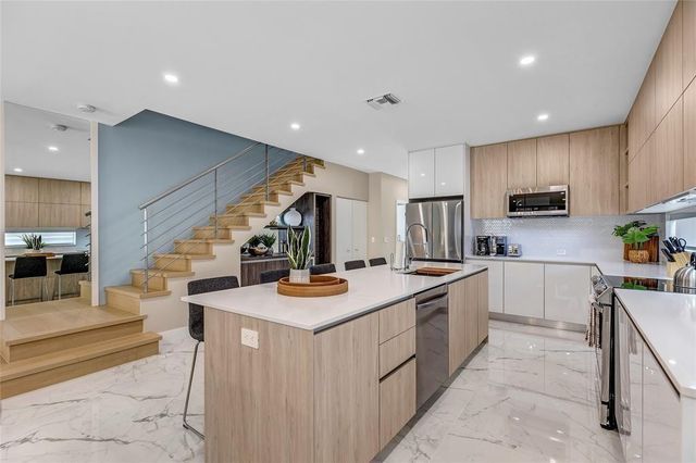 811 SW 10th Terrace, Fort Lauderdale, FL 33315