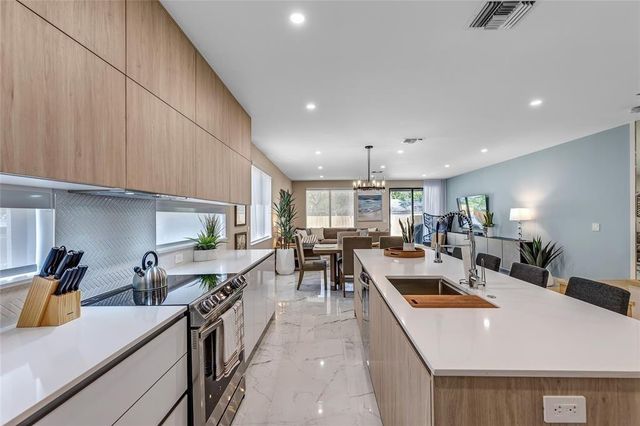 811 SW 10th Terrace, Fort Lauderdale, FL 33315