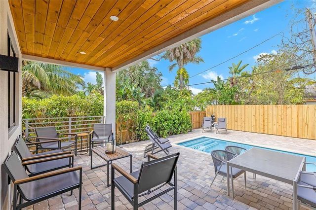 811 SW 10th Terrace, Fort Lauderdale, FL 33315