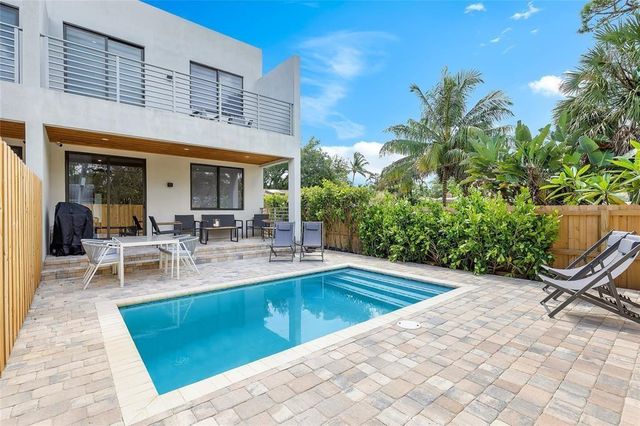 811 SW 10th Terrace, Fort Lauderdale, FL 33315