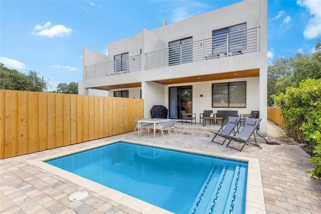 811 SW 10th Terrace, Fort Lauderdale, FL 33315