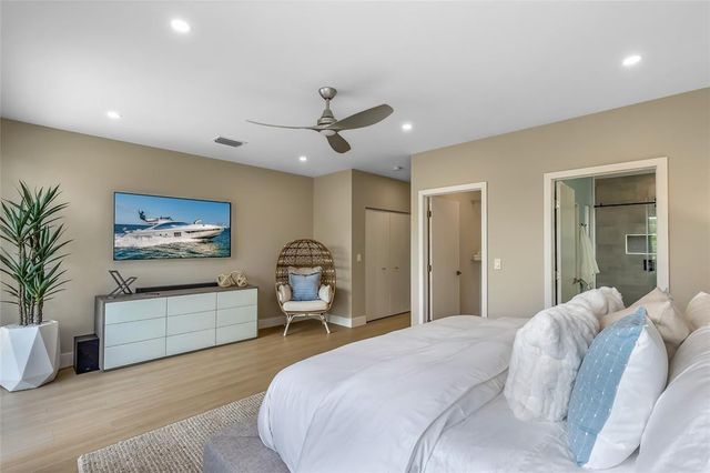 811 SW 10th Terrace, Fort Lauderdale, FL 33315