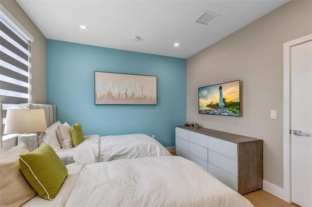 811 SW 10th Terrace, Fort Lauderdale, FL 33315