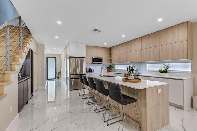 811 SW 10th Terrace, Fort Lauderdale, FL 33315