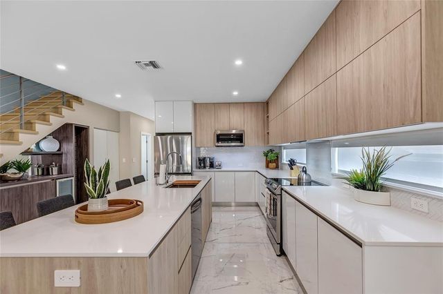 811 SW 10th Terrace, Fort Lauderdale, FL 33315
