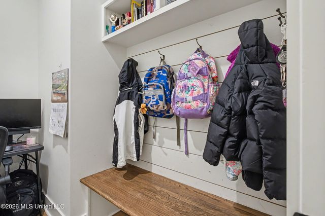 664 S Craft Road, Hernando, MS 38632