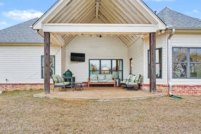 664 S Craft Road, Hernando, MS 38632