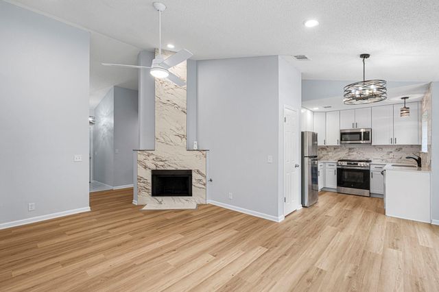 6612 Zequiel DR, Austin, TX 78744