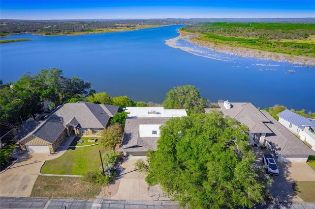 427 Coventry RD, Spicewood, TX 78669