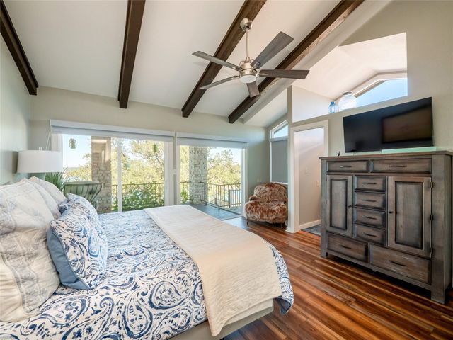 427 Coventry RD, Spicewood, TX 78669