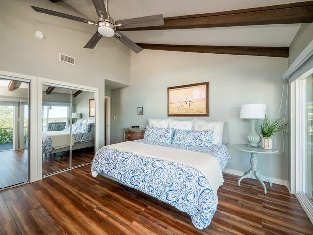 427 Coventry RD, Spicewood, TX 78669