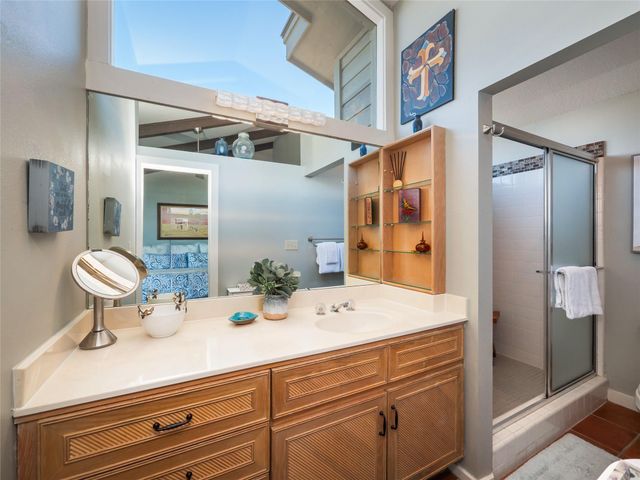 427 Coventry RD, Spicewood, TX 78669