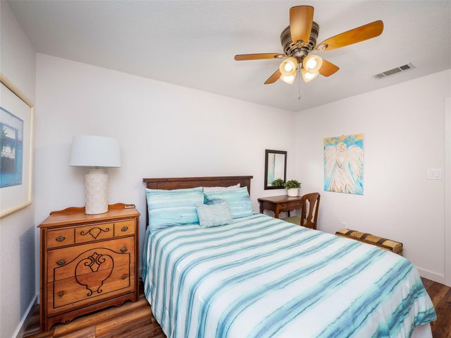 427 Coventry RD, Spicewood, TX 78669