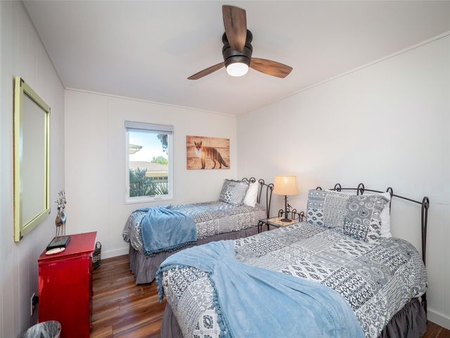 427 Coventry RD, Spicewood, TX 78669