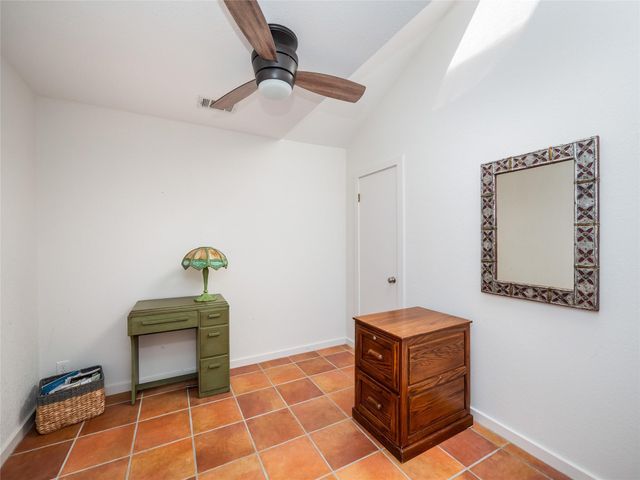 427 Coventry RD, Spicewood, TX 78669