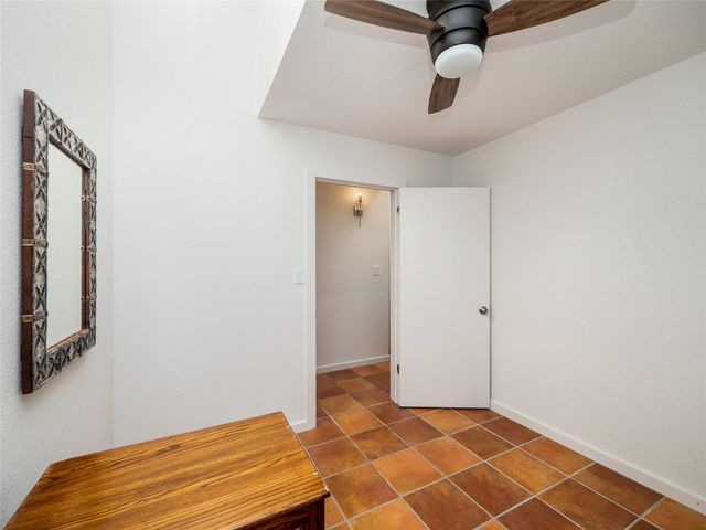 427 Coventry RD, Spicewood, TX 78669