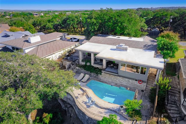 427 Coventry RD, Spicewood, TX 78669