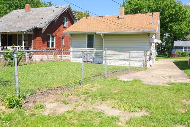 2446 N 14th Street, Terre Haute, IN 47804