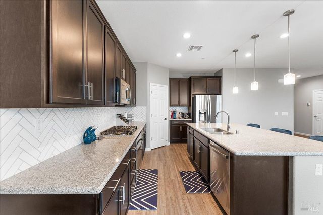 2180 Karen Pl, Rohnert Park, CA 94928