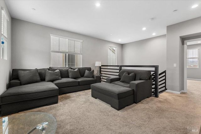 2180 Karen Pl, Rohnert Park, CA 94928