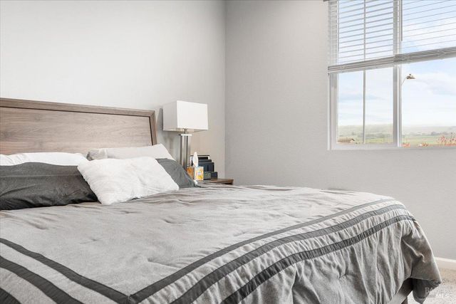 2180 Karen Pl, Rohnert Park, CA 94928