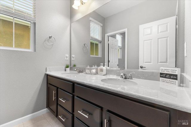 2180 Karen Pl, Rohnert Park, CA 94928