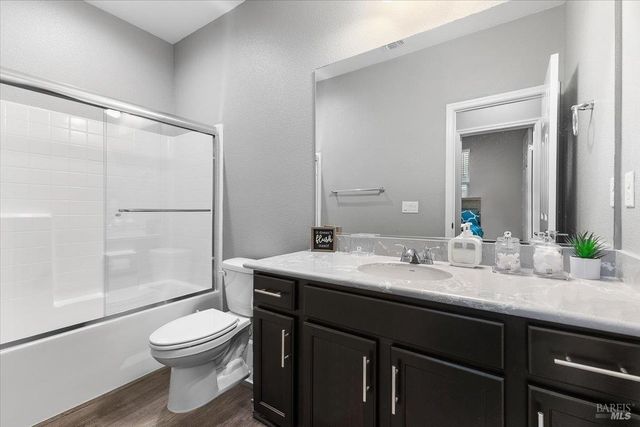 2180 Karen Pl, Rohnert Park, CA 94928