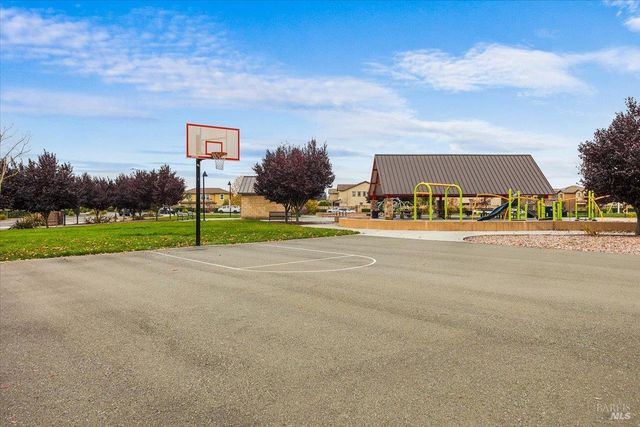 2180 Karen Pl, Rohnert Park, CA 94928