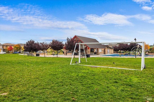 2180 Karen Pl, Rohnert Park, CA 94928