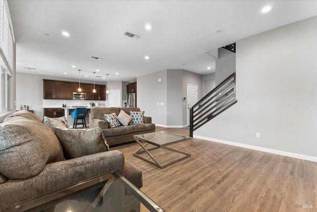 2180 Karen Pl, Rohnert Park, CA 94928