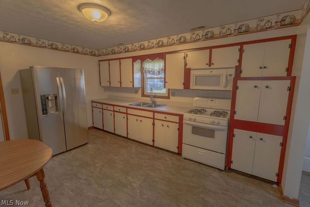 143 Riverview Drive, Marietta, OH 45750