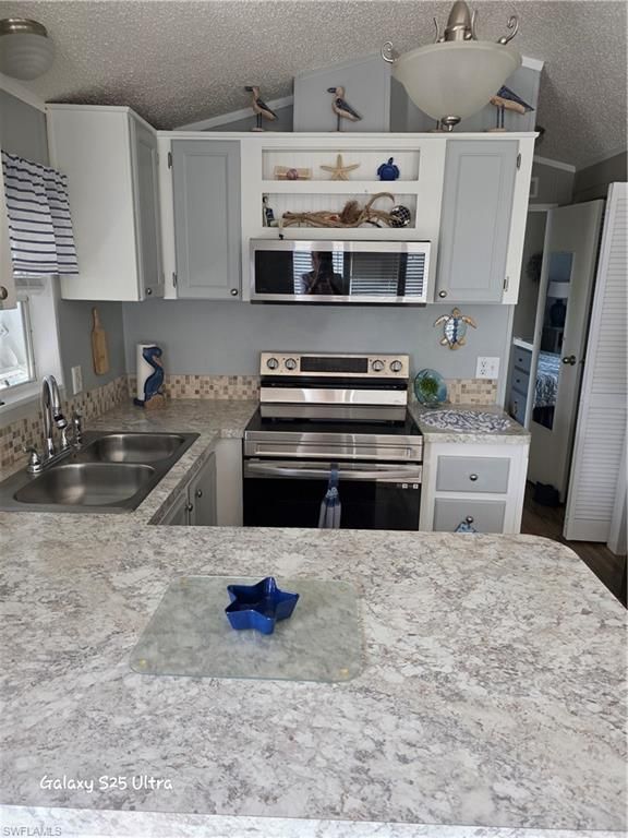 101 Limetree Park DR, BONITA SPRINGS, FL 34135 — photo 3