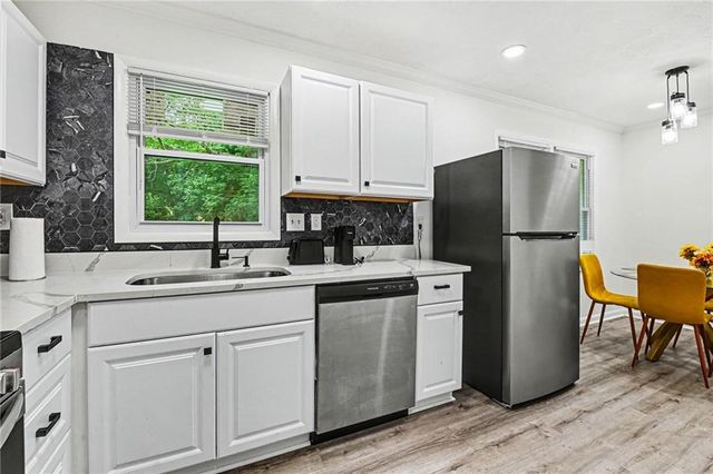 3042 Cottonwood Drive SE, Atlanta, GA 30316