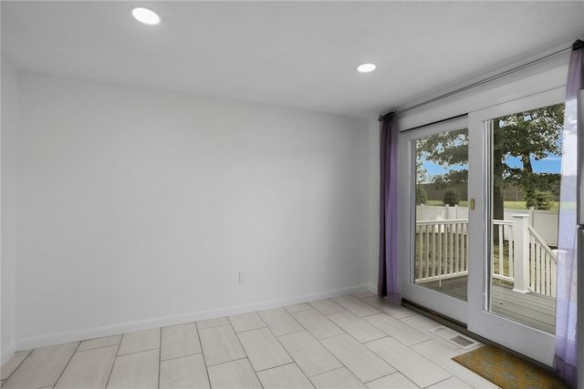66 Palace Avenue, Warwick, RI 02886