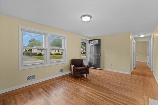66 Palace Avenue, Warwick, RI 02886