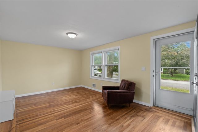 66 Palace Avenue, Warwick, RI 02886