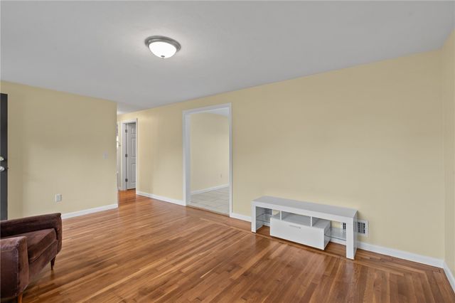 66 Palace Avenue, Warwick, RI 02886