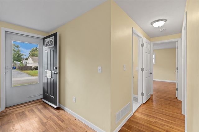 66 Palace Avenue, Warwick, RI 02886