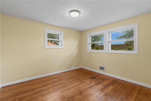 66 Palace Avenue, Warwick, RI 02886