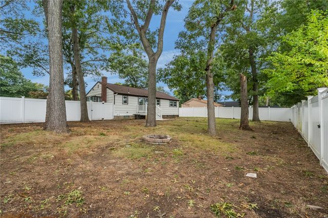 66 Palace Avenue, Warwick, RI 02886