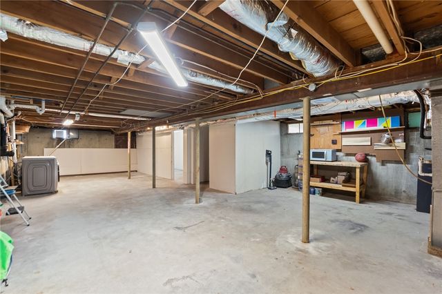 66 Palace Avenue, Warwick, RI 02886