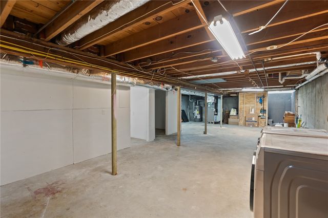 66 Palace Avenue, Warwick, RI 02886