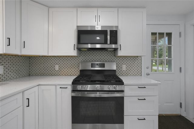 66 Palace Avenue, Warwick, RI 02886