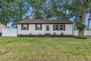 66 Palace Avenue, Warwick, RI 02886