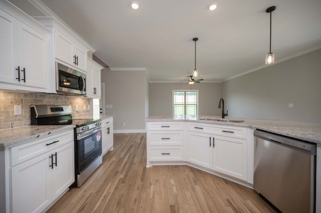 139 Bruce Meadows Dr, Beechgrove, TN 37018