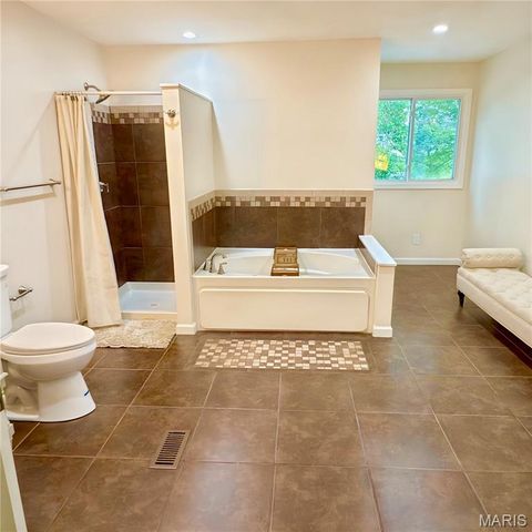 11630 Carolview Drive, Florissant, MO 63033
